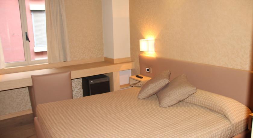 Hotel Mentana, By R Collection Hotels Milano Esterno foto